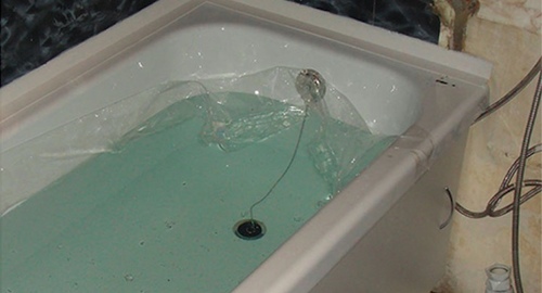 Установкой акрилового вкладыша | Пласт